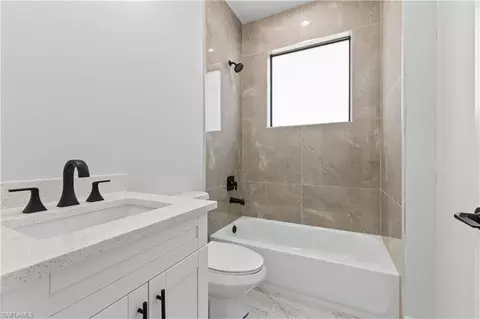 Bath - 3571 Everglades Blvd S, Naples, FL 34117 photo 2 of 3