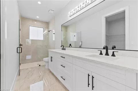 Bath - 3571 Everglades Blvd S, Naples, FL 34117 photo 1 of 3