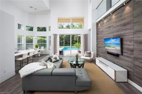 6816 Del Mar Ter, Naples, FL 34105