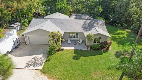 25187 Papillion Dr, Bonita Springs, FL 34135