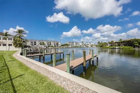 View/Area - 261 Banyan Blvd #104, Naples, FL 34102 photo 3 of 3