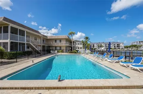 Exterior - 261 Banyan Blvd #104, Naples, FL 34102 photo 3 of 4