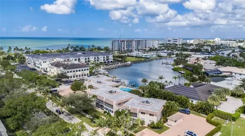 261 Banyan Blvd #104, Naples, FL 34102