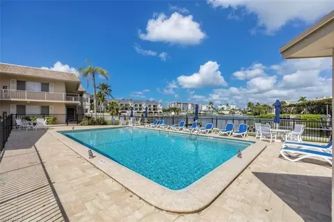 Exterior - 261 Banyan Blvd #104, Naples, FL 34102 photo 4 of 4