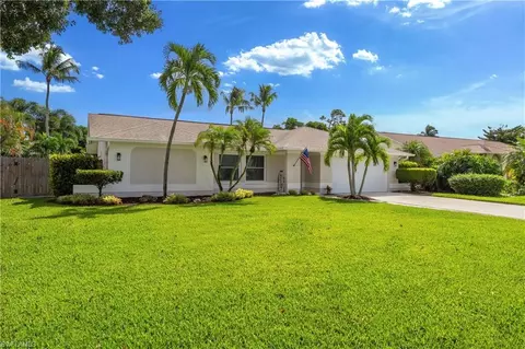 10381 Regent Cir, Naples, FL 34109