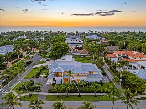View/Area - 285 Central Ave, Naples, FL 34102 photo 1 of 2