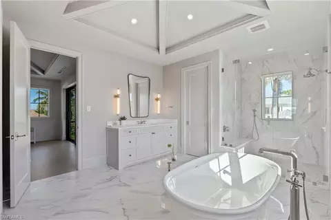 Bath - 285 Central Ave, Naples, FL 34102 photo 5 of 8