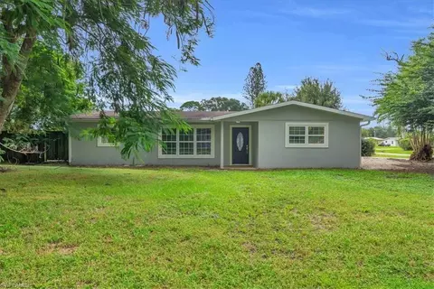 3897 Coconut Cir S, Naples, FL 34104