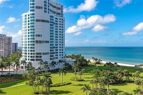 4251 Gulf Shore Blvd N #11B, Naples, FL 34103