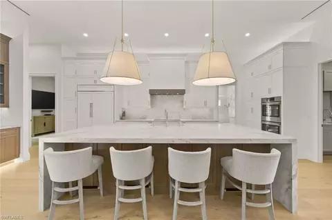 Kitchen - 6689 Mill Run Cir, Naples, FL 34109 photo 4 of 5