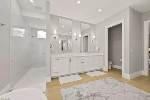 Bath - 6689 Mill Run Cir, Naples, FL 34109 photo 2 of 4