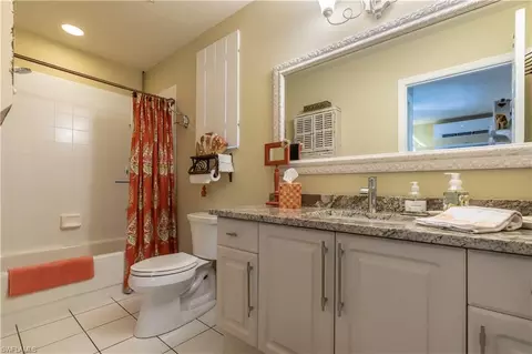 Bath - 834 Coldstream Ct, Naples, FL 34104 photo 4 of 4