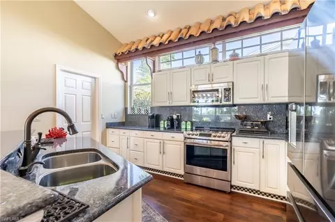 Kitchen - 834 Coldstream Ct, Naples, FL 34104 photo 3 of 3