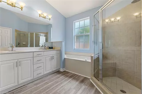 Bath - 20290 Burnside Pl #1102, Estero, FL 33928 photo 1 of 3