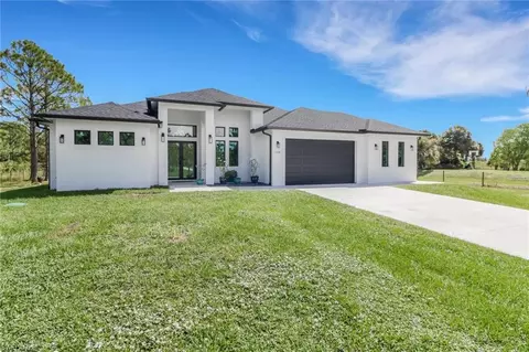 3748 Everglades Blvd N, Naples, FL 34120