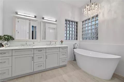 Bath - 6003 Hammock Isles Cir, Naples, FL 34119 photo 2 of 4