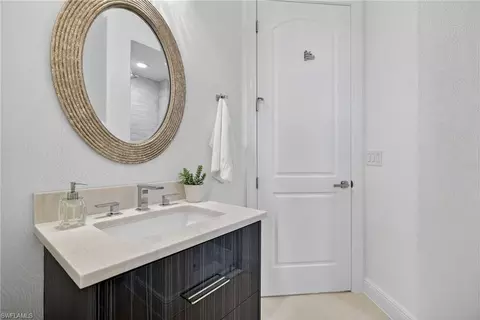 Bath - 6003 Hammock Isles Cir, Naples, FL 34119 photo 4 of 4