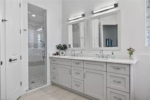 Bath - 6003 Hammock Isles Cir, Naples, FL 34119 photo 1 of 4