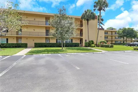 1086 Forest Lakes Dr #9109, Naples, FL 34105