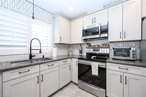 Kitchen - 686 95th Ave N, Naples, FL 34108 photo 4 of 4