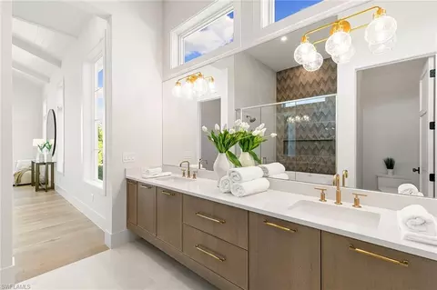 Bath - 2337 Anthony Ct, Naples, FL 34109 photo 6 of 9