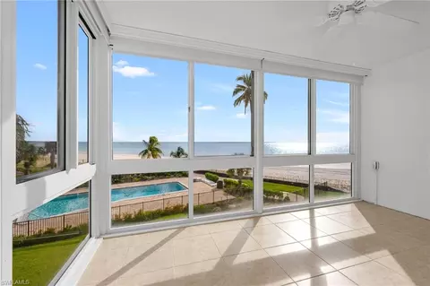 2121 Gulf Shore Blvd N #203, Naples, FL 34102