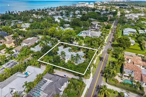 View/Area - 280 4th Ave N, Naples, FL 34102 photo 3 of 8