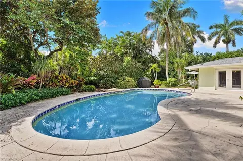 Exterior - 280 4th Ave N, Naples, FL 34102 photo 5 of 10