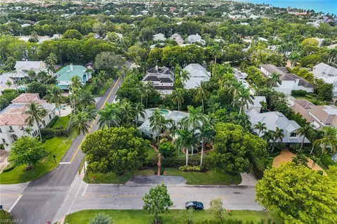 View/Area - 280 4th Ave N, Naples, FL 34102 photo 7 of 8