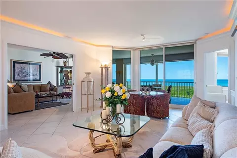 7117 Pelican Bay Blvd #1103, Naples, FL 34108