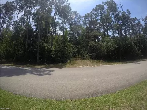 5700 Cedar Tree Ln, Naples, FL 34116 photo 2