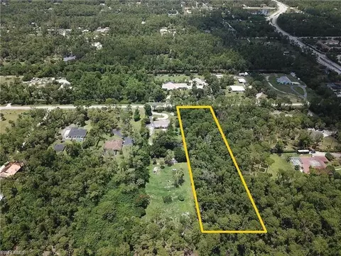 5700 Cedar Tree Ln, Naples, FL 34116 photo 3