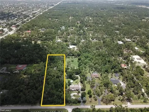 5700 Cedar Tree Ln, Naples, FL 34116 photo 4