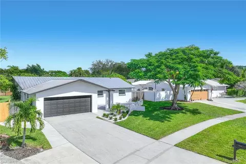 1235 Woodridge Ave, Naples, FL 34103