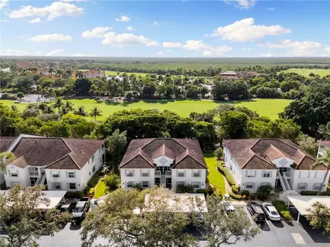 1036 Mainsail Dr #721, Naples, FL 34114