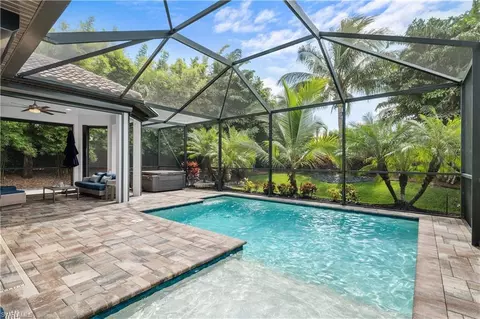 8696 Dilillo Ct, Naples, FL 34119