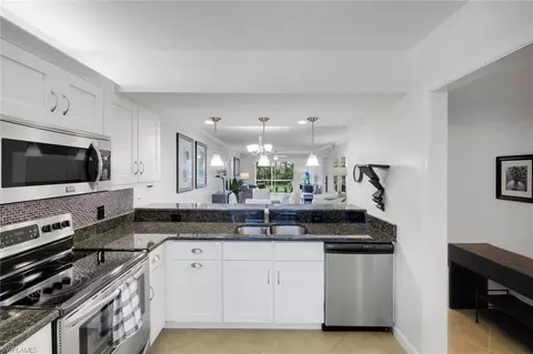 2462 Hidden Lake Dr #201, Naples, FL 34112