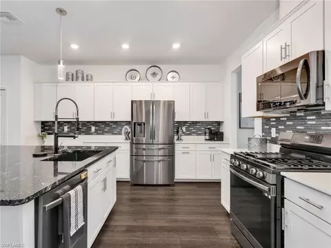 Kitchen - 20195 Hartford Blvd, Estero, FL 33928 photo 3 of 3