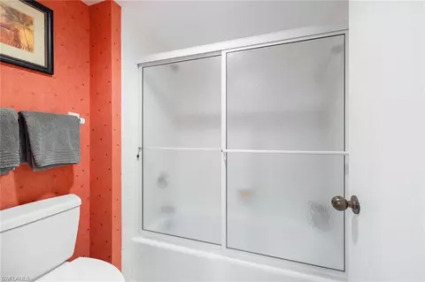 Bath - 3100 Gulf Shore Blvd N #303, Naples, FL 34103 photo 2 of 4