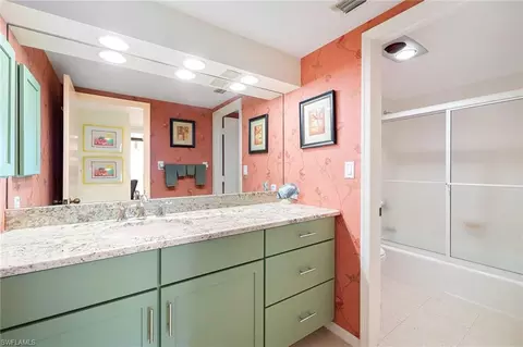 Bath - 3100 Gulf Shore Blvd N #303, Naples, FL 34103 photo 1 of 4
