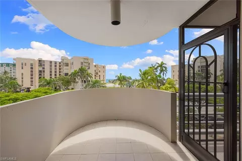 Exterior - 3100 Gulf Shore Blvd N #303, Naples, FL 34103 photo 1 of 3