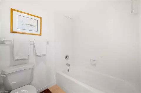 Bath - 3100 Gulf Shore Blvd N #303, Naples, FL 34103 photo 4 of 4