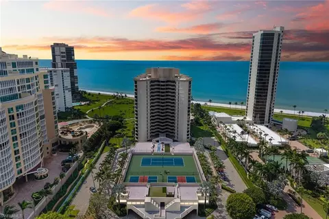 4551 Gulf Shore Blvd N #400, Naples, FL 34103