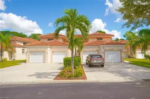 700 Luisa Ln #2, Naples, FL 34104
