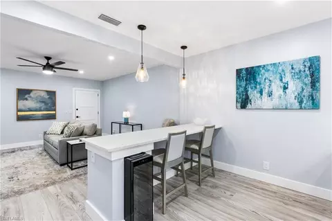 940 3rd St S #204, Naples, FL 34102