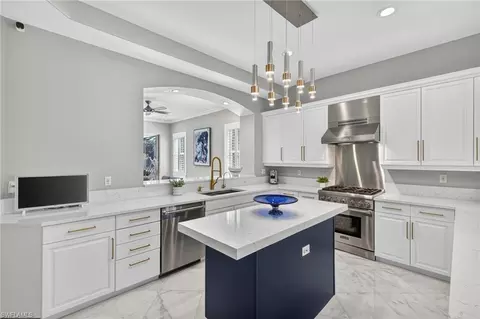2830 Tiburon Blvd E #102, Naples, FL 34109