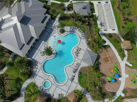 View/Area - 2318 Avocado Ln, Naples, FL 34120 photo 2 of 3
