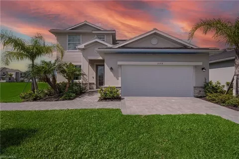 2318 Avocado Ln, Naples, FL 34120