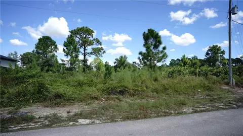 875 Chezy St E, Lehigh Acres, FL 33974