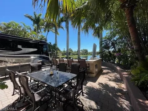 4873 Southern Breeze Dr, Naples, FL 34114